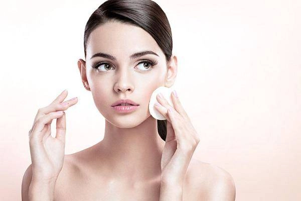 Dùng sửa rửa mặt chưa đủ bạn phải cho thêm thứ này vào nước rửa mới có làn da đẹp - 4