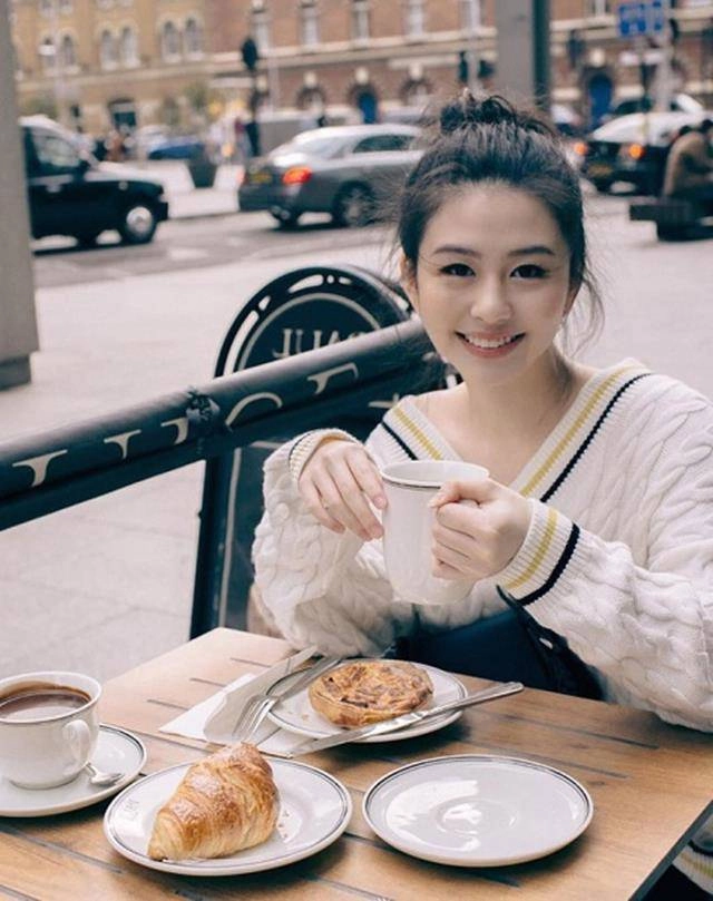 Được khen là tiểu thư đẹp nhất xứ trung con gái nữ hoàng phim 18 đẹp đến mức nào - 2