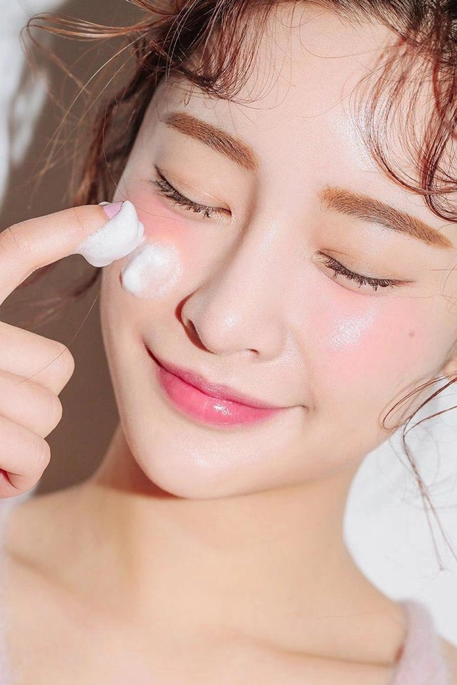 Dưỡng ẩm và chống lão hoá một phát lột xác với 5 sản phẩm làm đẹp có giá bình dân - 5