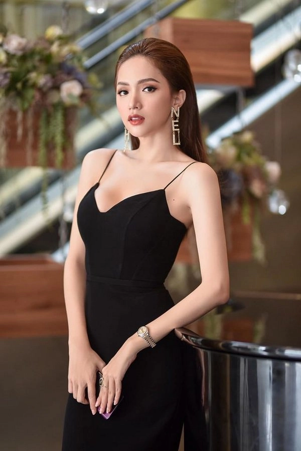 Giáng sinh chưa tới hương giang đã diện váy đỏ sexy đọ dáng cực gắt với hà hồ - 14