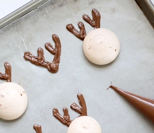 Giáng sinh hấp dẫn với bánh quy meringue hình tuần lộc - 2