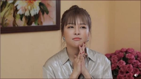 Giật mình với khuôn mặt khác lạ của hotgirl trâm anh có chăng cô nàng lại mới dao kéo - 4