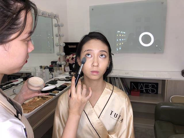 Giấu nhẹm gò má cao khó ưa bằng cách cực kì đơn giản nàng nào vụng lắm cũng làm được - 5