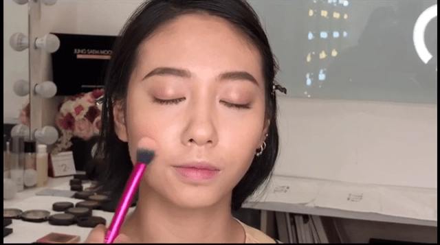Giấu nhẹm gò má cao khó ưa bằng cách cực kì đơn giản nàng nào vụng lắm cũng làm được - 10
