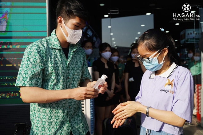 Giữa cơn sốt khẩu trang hasaki vẫn tặng 3000 cái chung tay bảo vệ sức khỏe khách hàng - 1