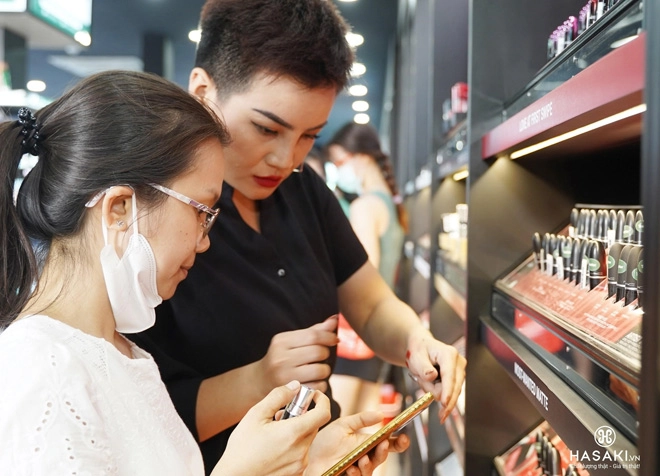 Giữa cơn sốt khẩu trang hasaki vẫn tặng 3000 cái chung tay bảo vệ sức khỏe khách hàng - 5