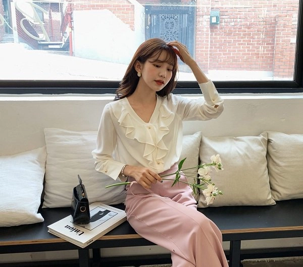 Gợi ý loạt công thức phối áo blouse đẹp chị em tha hồ diện đi làm đi chơi - 6