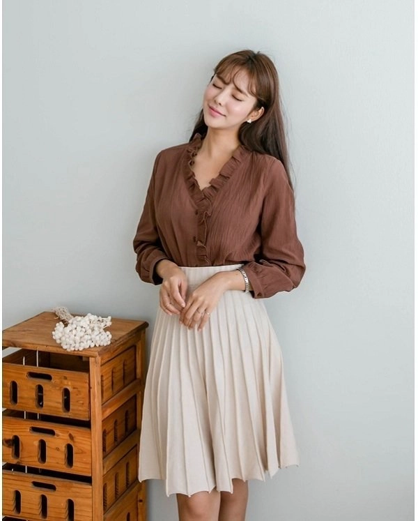 Gợi ý loạt công thức phối áo blouse đẹp chị em tha hồ diện đi làm đi chơi - 15