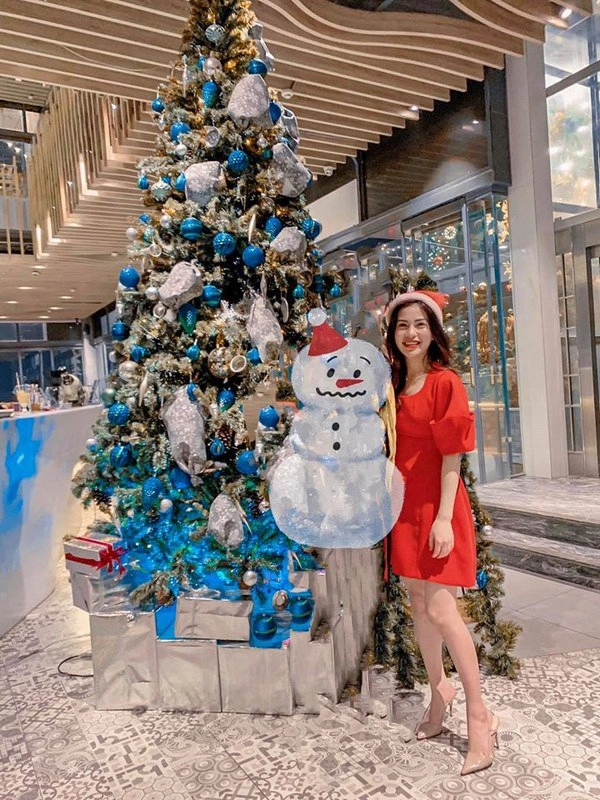 Hậu tái ngộ chồng ngày sinh nhật con vợ cũ việt anh lên đồ quyến rũ khoe sắc mặn mà - 13