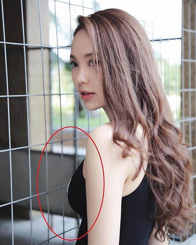Hết chiếc cằm xuyên thủng vạn vật minh hằng giờ bóp eo lố tay làm cong vòng cửa sắt - 5
