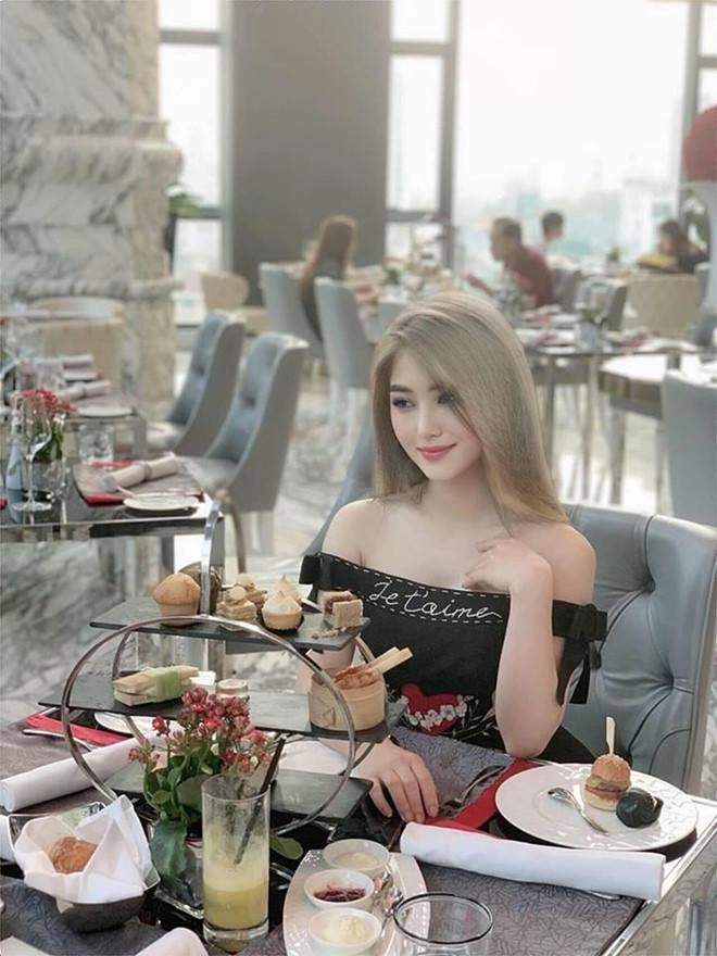 Hhen niê hồ ngọc hà và nhiều mỹ nhân ngủ dậy một đêm đã bạc mái đầu - 9