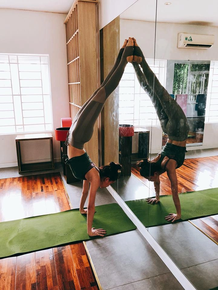 Hồ ngọc hà tập yoga tiết lộ bí quyết làm đẹp trong ngày cường đô la đi lấy vợ mới - 3