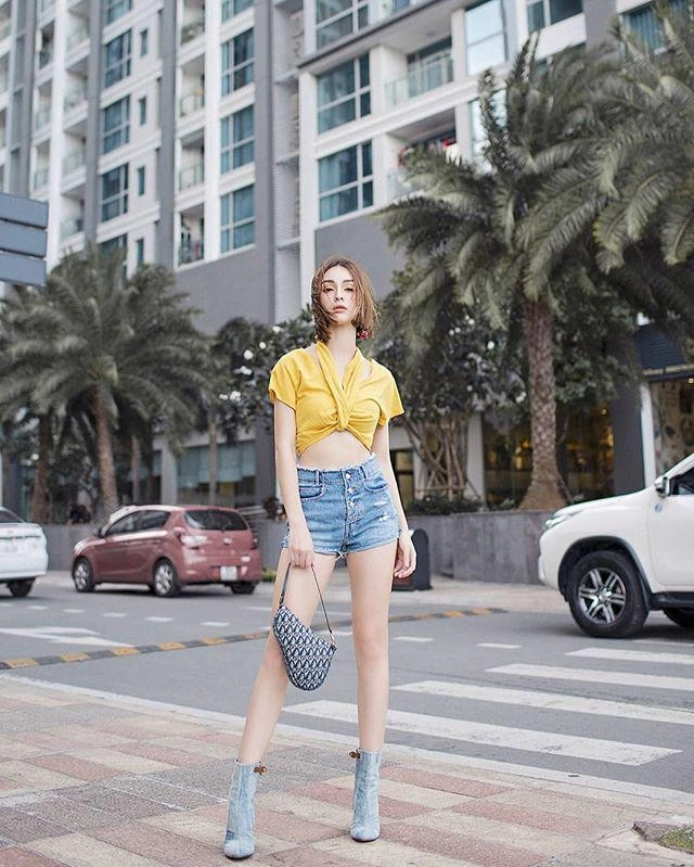 Hội bạn thân của ác nữ giật chồng băng di toàn các cô chân dài đường cong bỏng mắt - 11