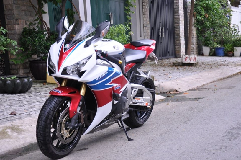 Honda cbr1000rr hrc uy lực cùng pô akrapovic - 5