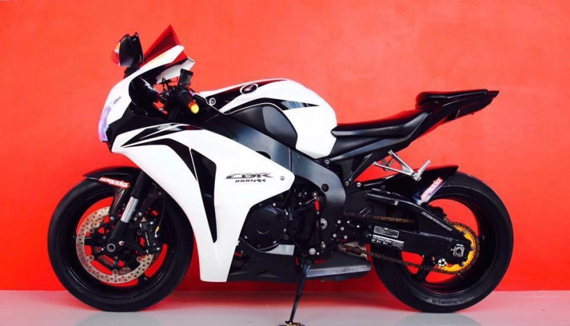 Honda cbr1000rr trắng tinh khôi - 4