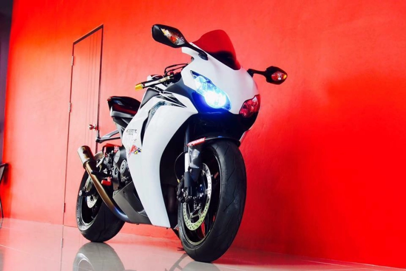 Honda cbr1000rr trắng tinh khôi - 7