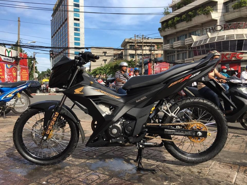 Honda sonic 150r độ cực đẹp cùng với đen huyền ảo - 1