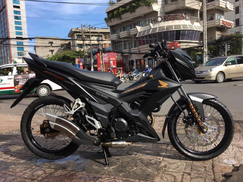 Honda sonic 150r độ cực đẹp cùng với đen huyền ảo - 2