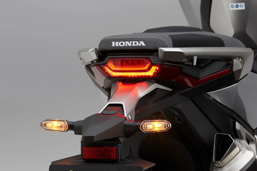Honda x-adv 2017 chính thức ra mắt tại eicma 2016 - 15