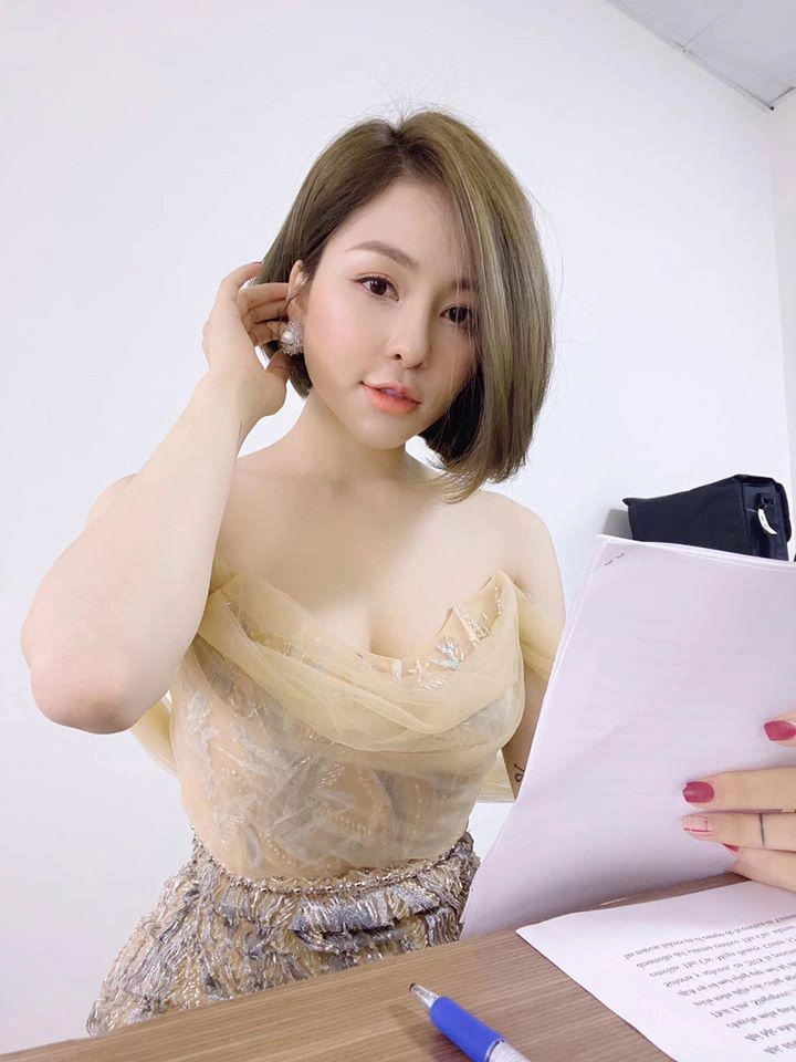 Hotgirl trâm anh tự nhận đập đi xây lại khuôn mặt nhưng sự thậtchỉ thay đổi điểm này - 10