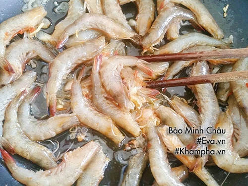 Hướng dẫn làm tôm rim mặn ngọt đậm đà đưa cơm - 4