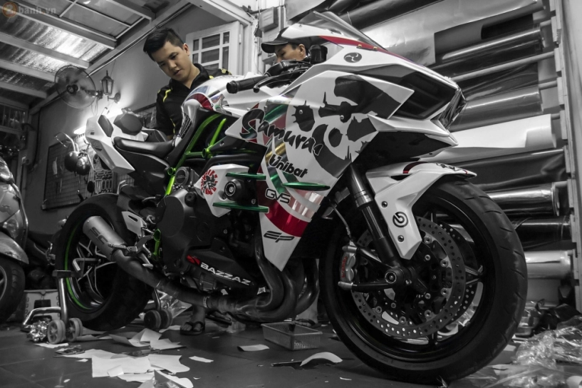 Kawasaki ninja h2 đầy ấn tượng trong bộ cánh mới với phong cách samurai - 2