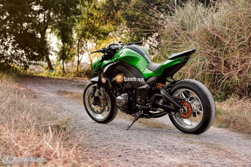 Kawasaki z1000 đầy hấp dẫn với bản độ hàng hiệu của biker thái - 1
