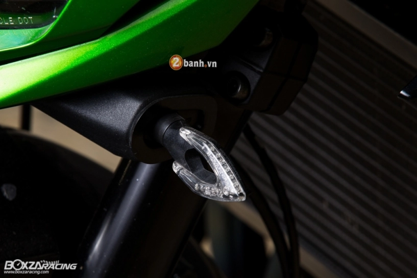 Kawasaki z1000 đầy hấp dẫn với bản độ hàng hiệu của biker thái - 6
