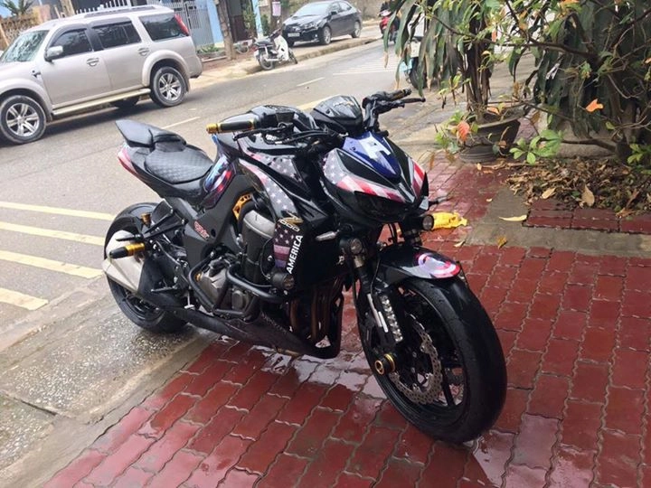 Kawasaki z1000 dữ dằn trong bộ áo cờ mỹ - 1