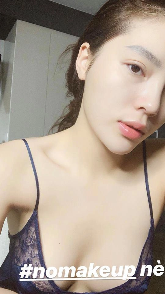 Khoe mặt mộc xinh đẹp nhưng cộng đồng mạng chỉ tập trung vào vòng 1 méo mó của kỳ duyên - 1
