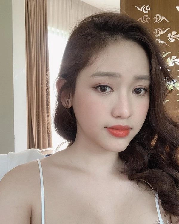 Khoe thầy bói phán tướng tốt thúy vi bị mỉa mai sửa hết rồi mà vẫn coi mặt được à - 2
