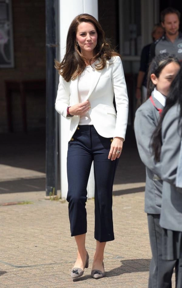 Không cần đồ tiền tỉ nhưng vẫn xứng danh biểu tượng thời trang như công nương kate middleton - 4