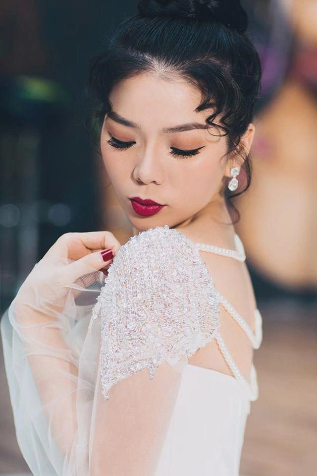 Không cần sụn mũi giả lệ quyên vẫn biến nhan sắc trẻ đẹp như gái 20 bằng cách này - 14