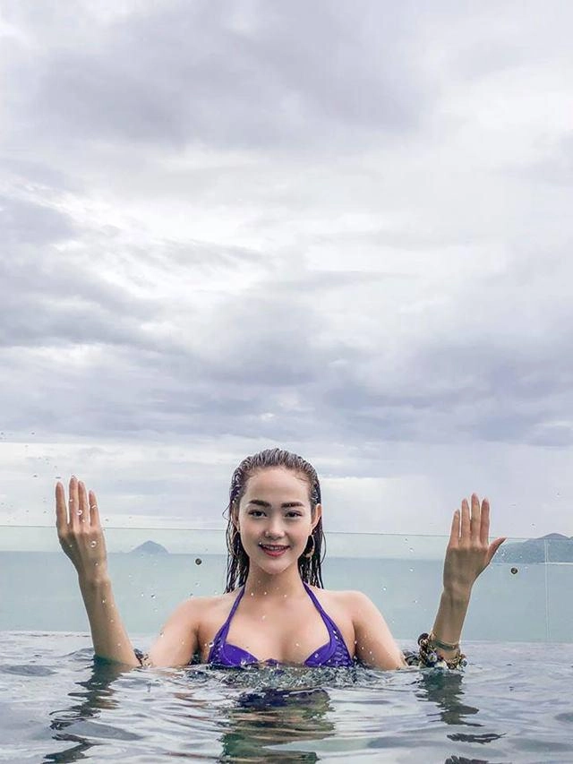 Không phải cằm xuyên thủng vạn vật khuôn miệng đỏ rực khó hiểu của minh hằng mới gây chú ý - 12