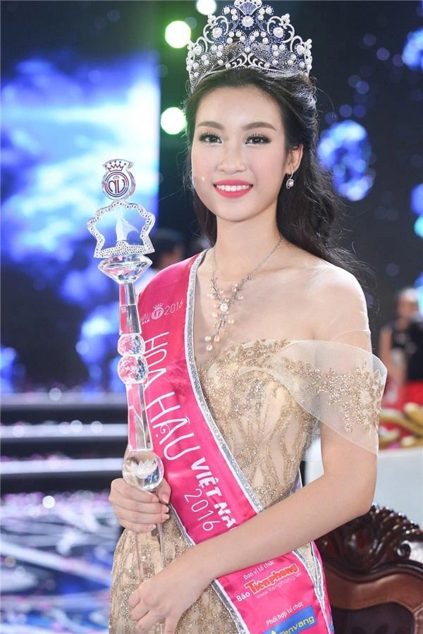 Lạ đời thay điểm trừ nhan sắc này của đỗ mỹ linh chính là điều bao cô gái mơ ước - 1