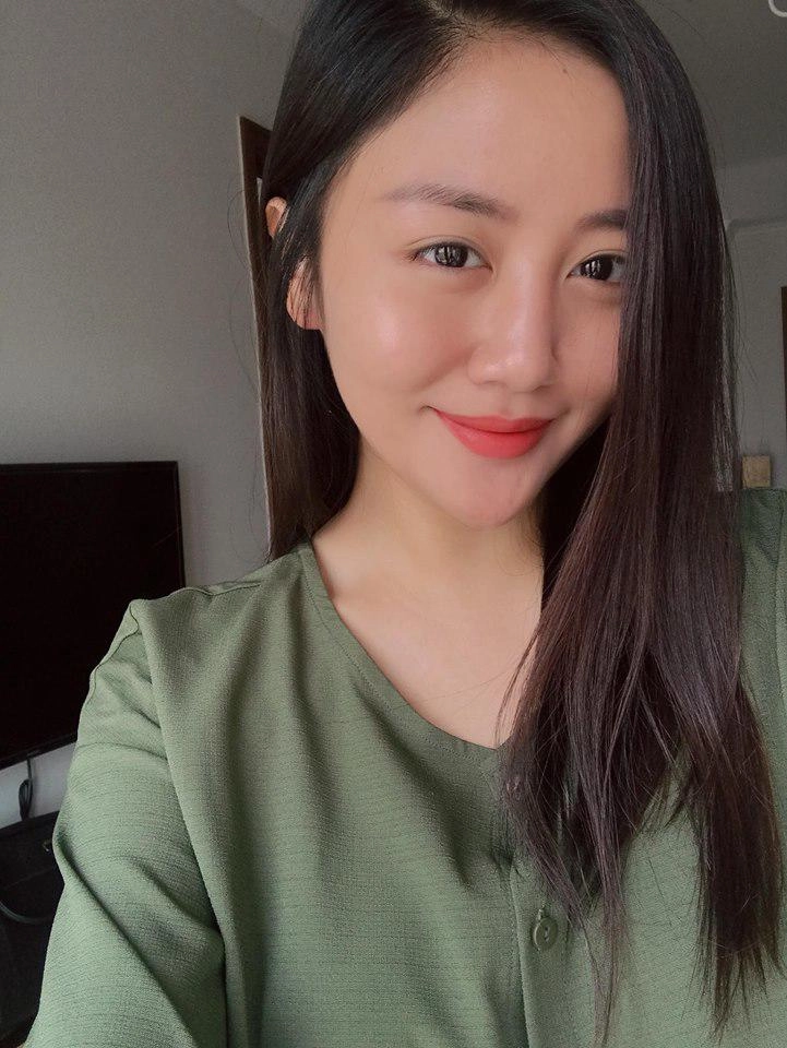 Lạ lùng nữ ca sĩ sinh năm 1995 càng trang điểm càng xấu quẹt tí son lại xinh ngất ngây - 2