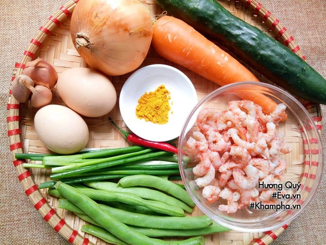Làm cơm tôm trứng kiểu này cả nhà ai cũng mê - 1