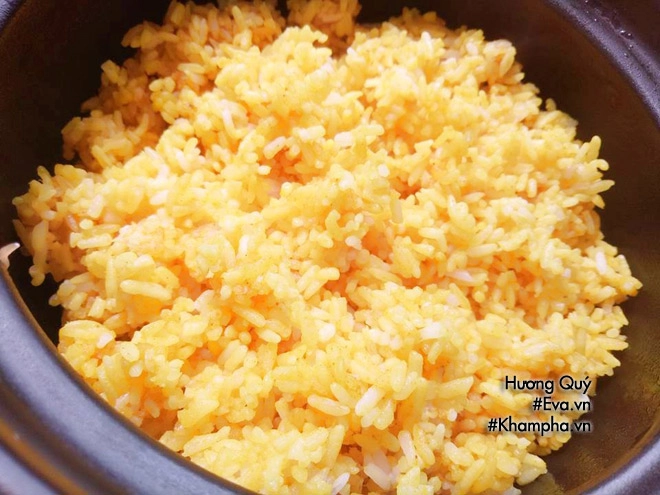 Làm cơm tôm trứng kiểu này cả nhà ai cũng mê - 2