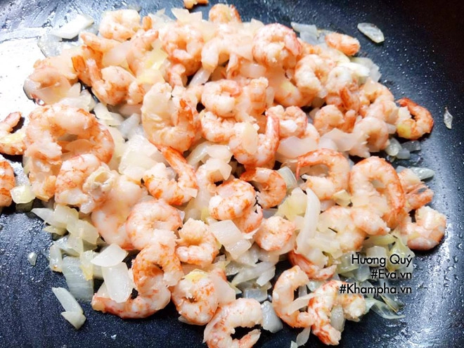 Làm cơm tôm trứng kiểu này cả nhà ai cũng mê - 8
