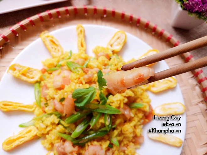 Làm cơm tôm trứng kiểu này cả nhà ai cũng mê - 11