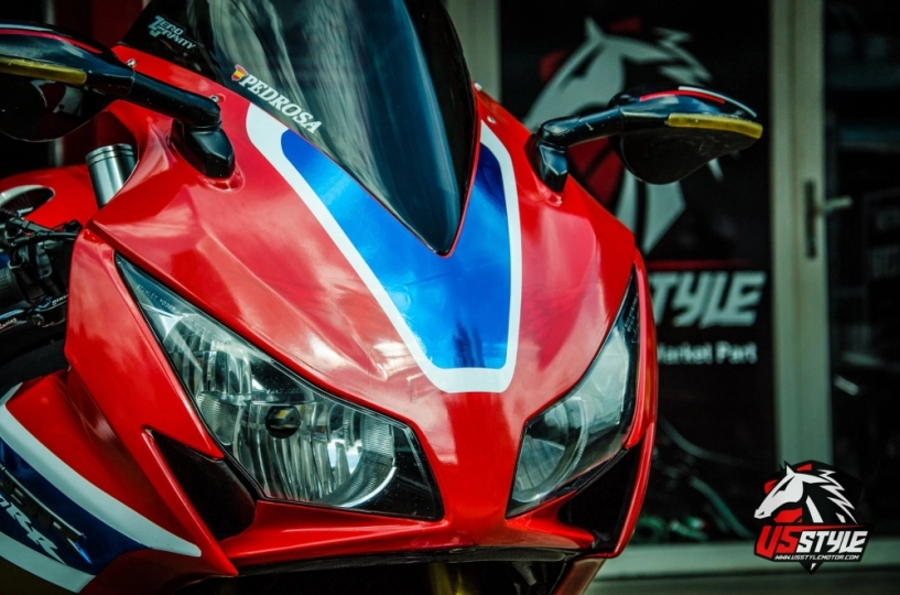 Lên đời honda cbr1000rr với bộ tem phiên bản 2017 - 3