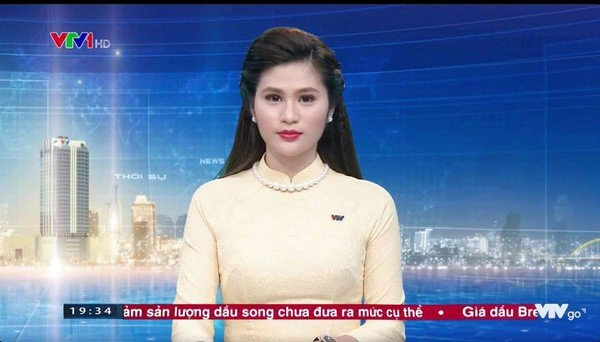 Lên sóng thời sự thanh lịch bao nhiêu nữ btv 8x ngoài đời thường mặc sành điệu bấy nhiêu - 2