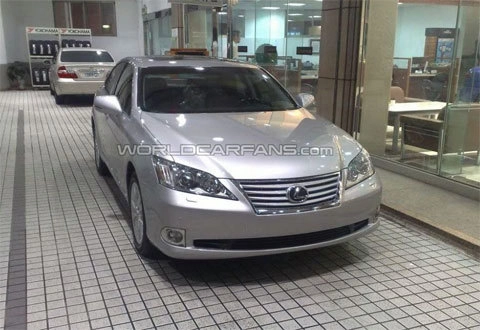  lexus es 350 xuất hiện với dung nhan mới - 1