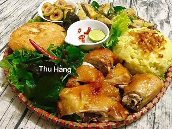 Lười rửa bát mẹ hà nội lấy luôn mẹt đựng thức ăn thành quả khiến ai cũng xuýt xoa - 1