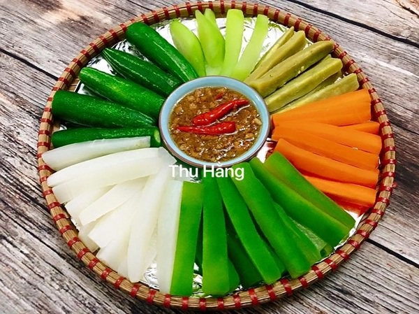 Lười rửa bát mẹ hà nội lấy luôn mẹt đựng thức ăn thành quả khiến ai cũng xuýt xoa - 7