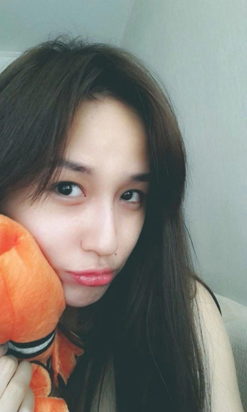 Mai phương thuý tiểu vy sở hữu mặt mộc đẹp hoàn hảo không cần son phấn còn ngọc hân thì - 1