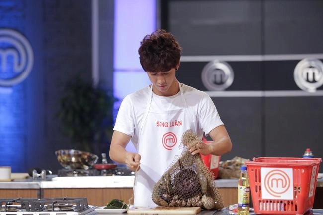 Masterchef vn chê đề bài phi lý lý quý khánh vẫn vượt rào an toàn - 3