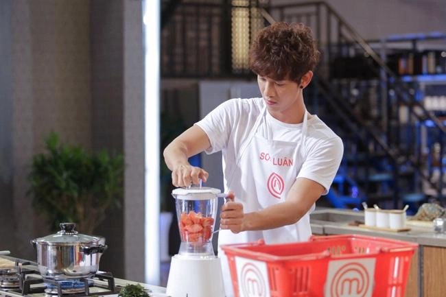 Masterchef vn chê đề bài phi lý lý quý khánh vẫn vượt rào an toàn - 11