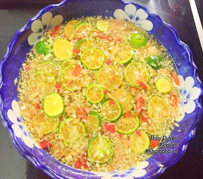 Mát trời cả nhà sì sụp đĩa ốc luộc ăn kèm bún chấm đậm đà dân dã - 7