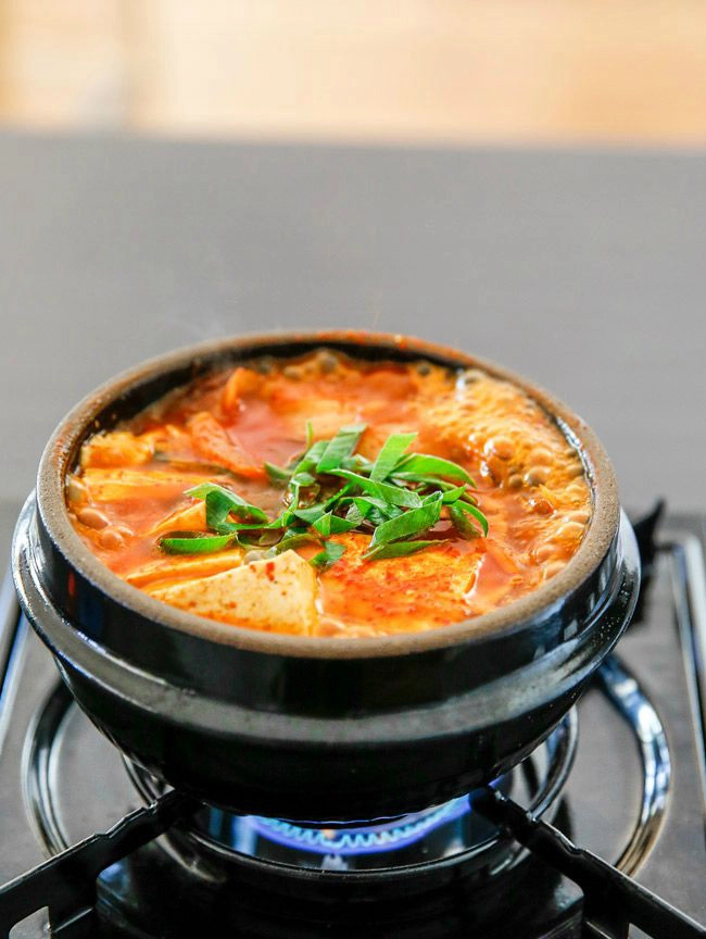 Mát trời thế này không làm nồi canh kim chi đậu phụ thì thật phí - 6